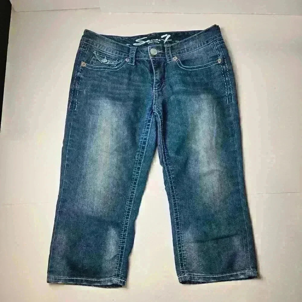 Seven Denim Knee Length Distressed Size 8 Crop